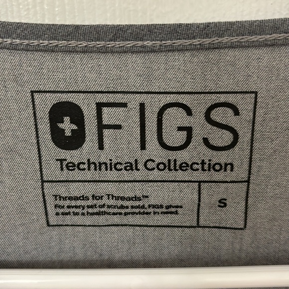 FIGS Rama Crew Scrub Top in Graphite Gray - Picture 4 of 5